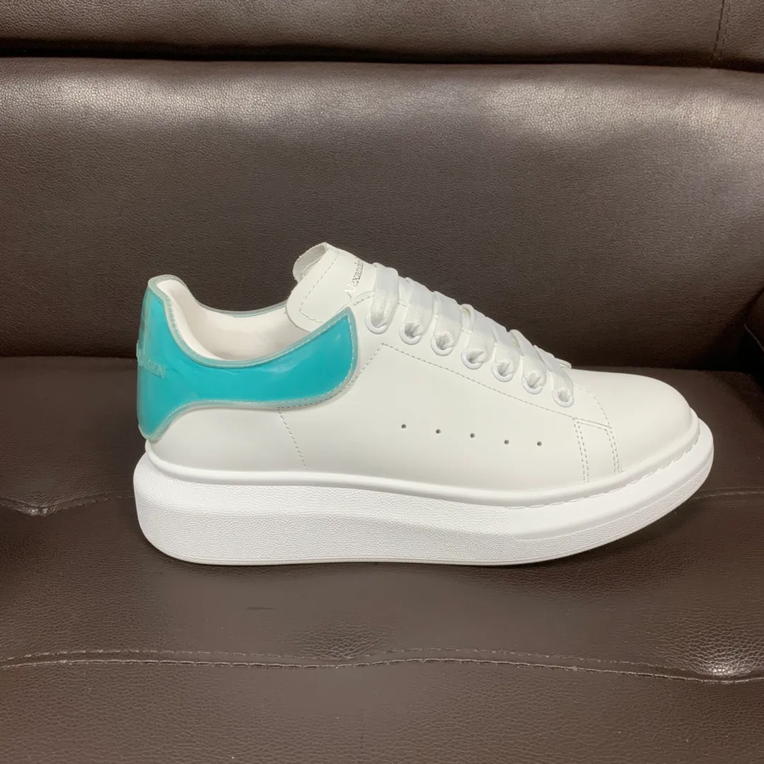 👟👟Ex-factory price 560👟👟 Professional McQueen factory. Top version. Couple style👫 Alexander McQUEEN high version has been upgraded to the highest quality again✅ 💪McQueen Spring, Summer, Autumn and Winter Top version Purchasing level✅ Recruiting national online and offline agents to join🤝 🏆Fabric: Italian imported leather, high texture, water-resistant and does not discolor, 🏆Inner: ️Grade A water-dyed sheepskin imported from Italy is dirt-resistant, sweat-absorbent, breathable and comfortable... The heel is embossed with high temperature convex and concave. 🏆 Foot pads: top-grade Italian super-soft cowhide leather 🏆 Outsole: PU original green transparent counter 1:1 🏆 Shoe box: original beige box. Plus white flip cover and double layer protection. Cloth bag, handbag. Certificate of 1:1 mold opening 4-piece set. Delivered with a pair of shoelaces. 🖕🏿🖕🏿🖕🏿You can choose any pair of shoelaces in any color of our factory. 🏆Code number: female 34-41. male 38-46. 🏆Special remarks (female size 34.40.41, male size 38.45.46 are customized and cannot be returned or exchanged) Please note when placing an order in Niuli! Win-win cooperation🤝